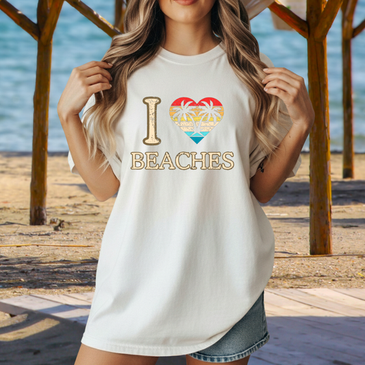 I Heart Beaches - Distressed Retro T-Shirt
